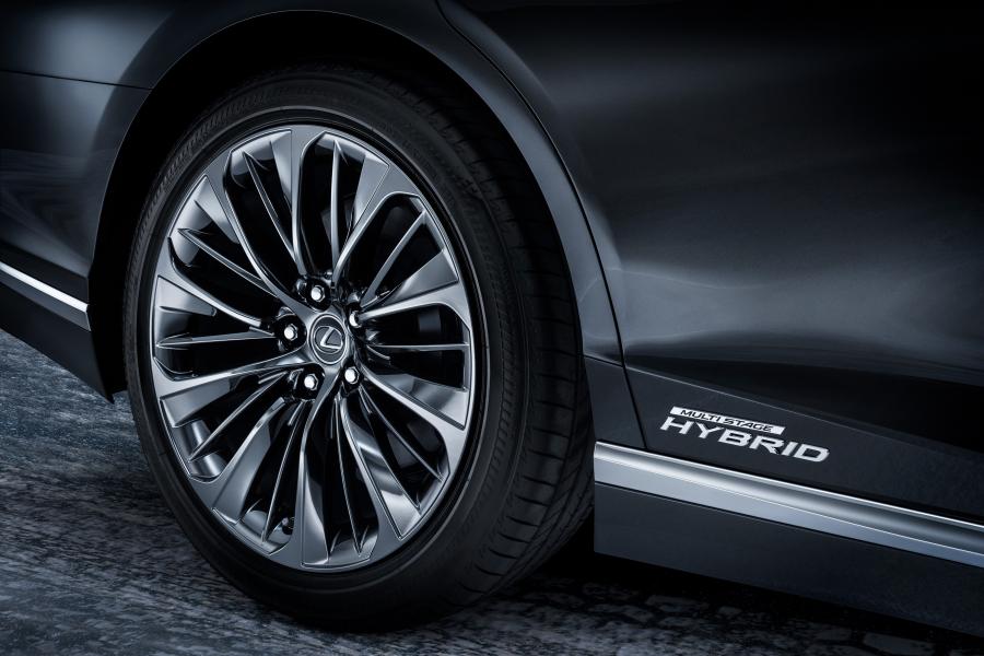 Колеса Lexus LS500h 2017 года  (WW) (фото 35 из 58)